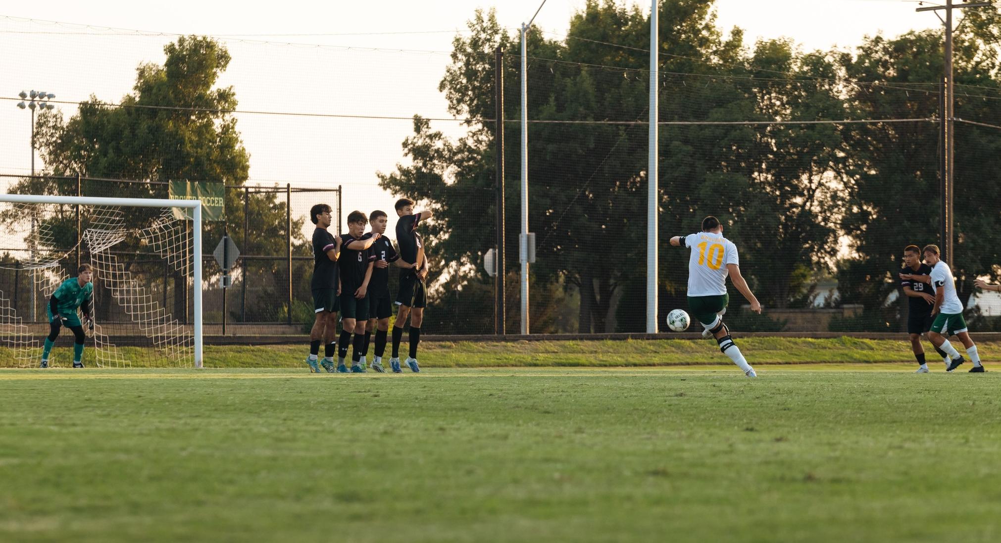 Drovers Claim Top 10 Road Win at #9 Bellevue